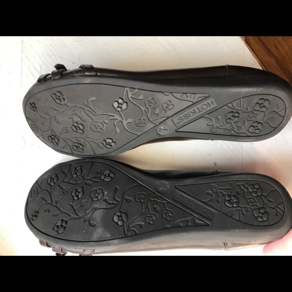 Hot Kiss Brown Flats - Picture 3 of 3